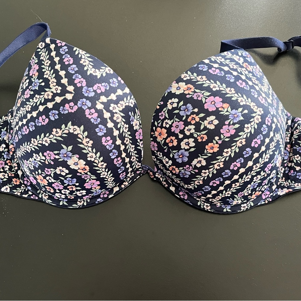 VS PINK Wear Everywhere Super Push Up Navy Blue flowers 36D